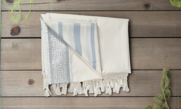 ⁦טלית חתנים  - טלית צמר - 100% צמר רחלים גוון תכלת⁩ – תמונה ⁦2⁩