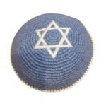 כיפה סרוגה תכלת מגן דוד לבן